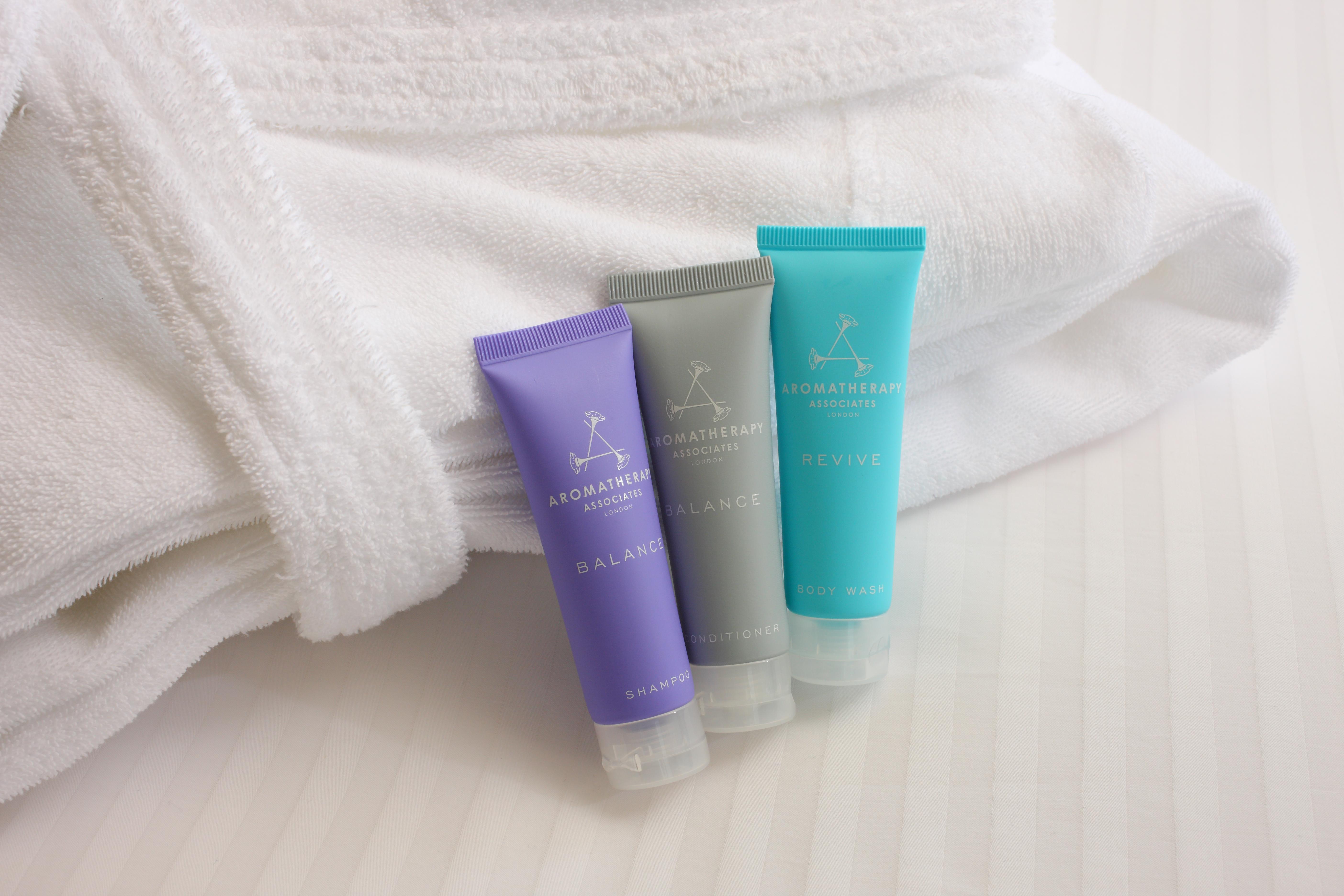 Rihga Royal Hotel Osaka, Vignette Collection By Ihg Exterior foto Aromatherapy Associates products